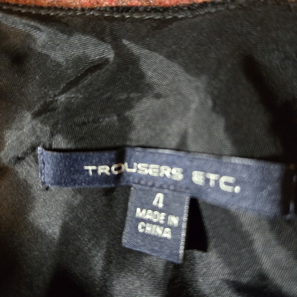 Trousers Etc Black Velvet Skirt With Embroidered Declas On Hem Size 4 - Picture 6 of 7